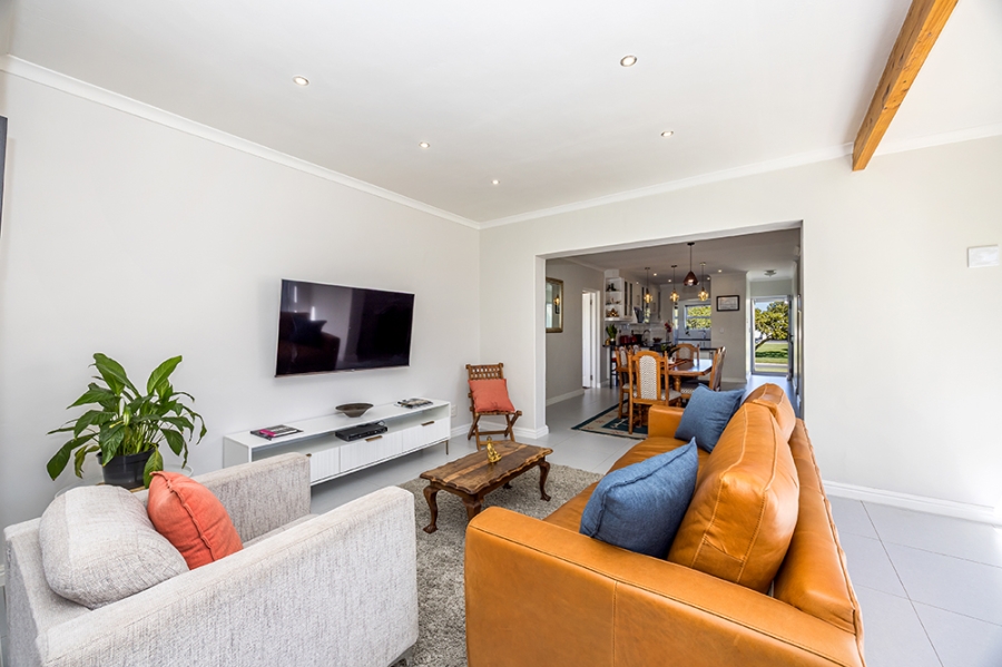 3 Bedroom Property for Sale in Sunningdale Western Cape